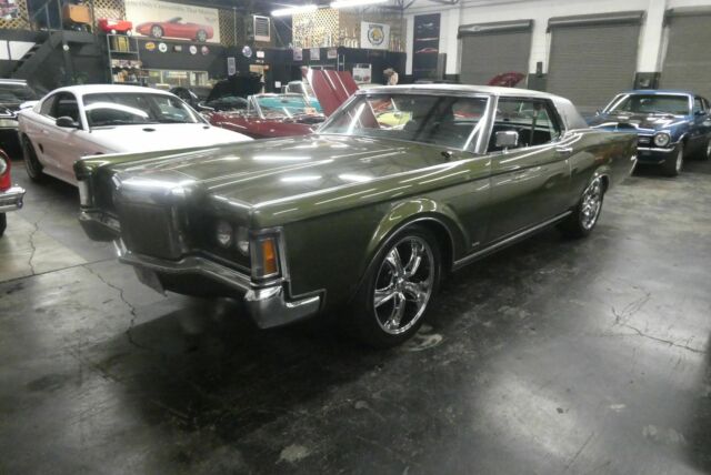 Lincoln Continental 1971 image number 14