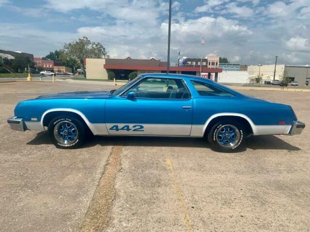 Oldsmobile 442 1976 image number 25