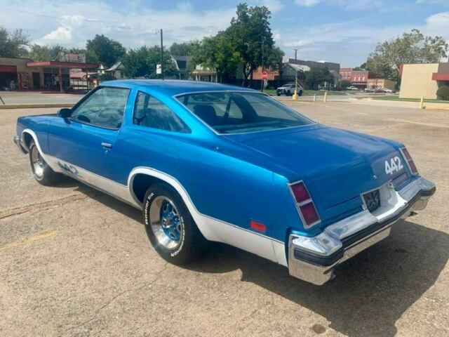 Oldsmobile 442 1976 image number 26