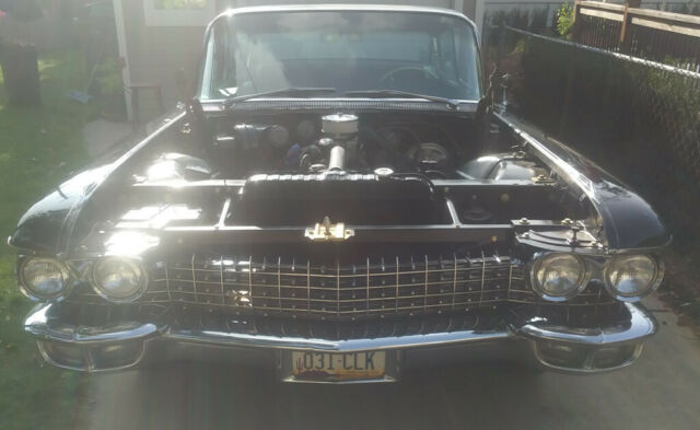 Cadillac Fleetwood 1960 image number 2