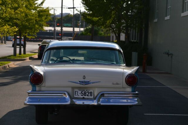 Ford Fairlane 1957 image number 14