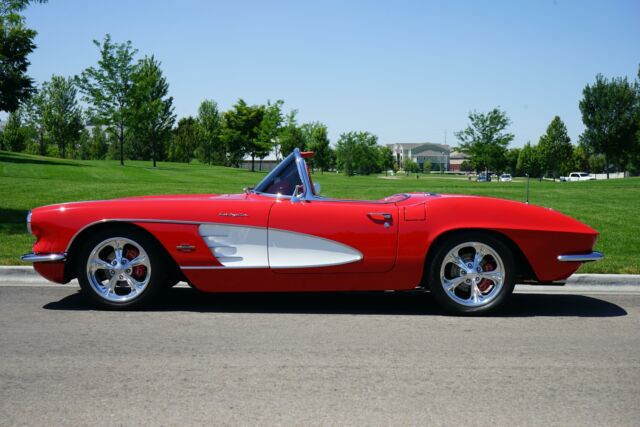 Chevrolet Corvette 1961 image number 16