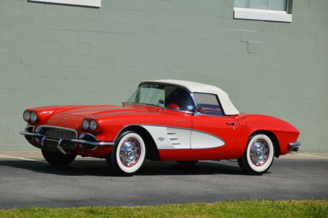 Chevrolet Corvette 1961 image number 14