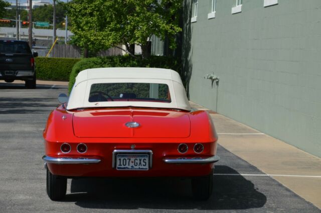 Chevrolet Corvette 1961 image number 16