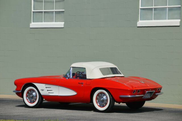 Chevrolet Corvette 1961 image number 3