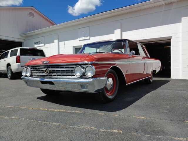 Ford Galaxie 500 1962 image number 24