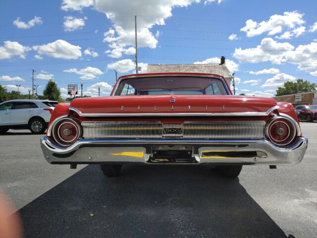 Ford Galaxie 500 1962 image number 26