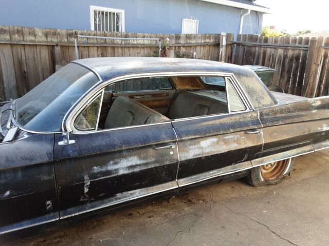 Cadillac Fleetwood 75 1961 image number 2