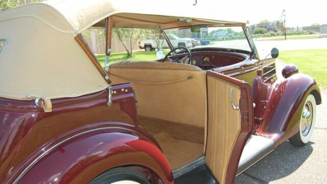 Ford Phaeton 1935 image number 17