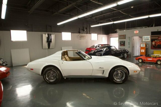 Chevrolet Corvette 1974 image number 21