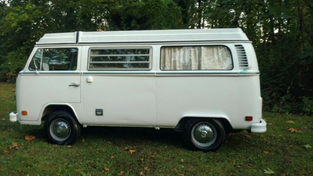 Volkswagen Bus/Vanagon 1974 image number 18