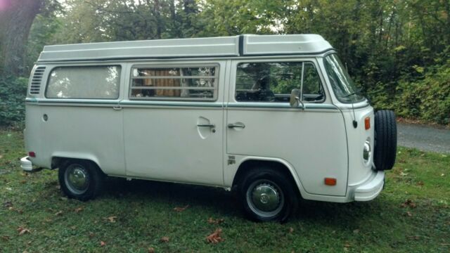 Volkswagen Bus/Vanagon 1974 image number 2