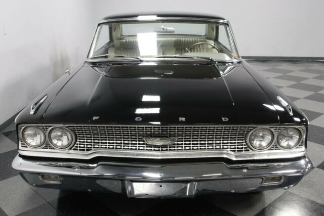 Ford Galaxie 1963 image number 19