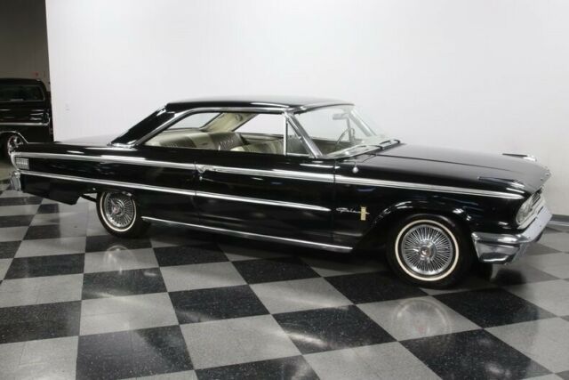 Ford Galaxie 1963 image number 40