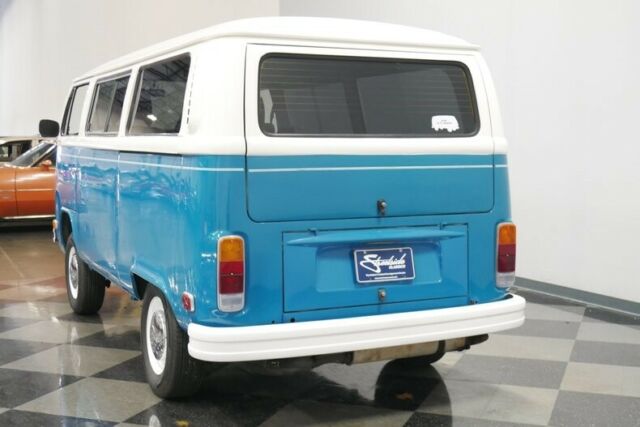 Volkswagen Bus/Vanagon 1979 image number 10