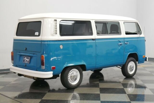 Volkswagen Bus/Vanagon 1979 image number 13