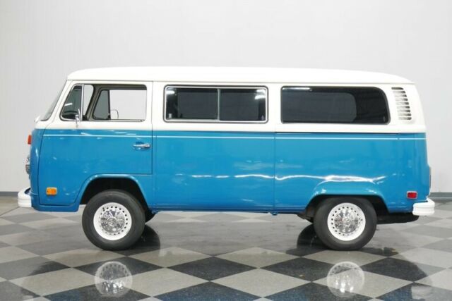 Volkswagen Bus/Vanagon 1979 image number 2