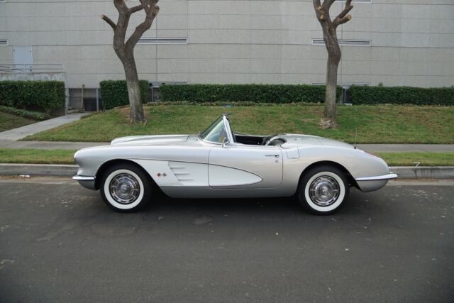 Chevrolet Corvette 283/270HP 2x4V V8 Convertible 1959 image number 25