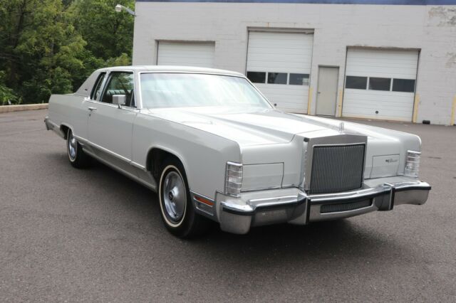 Lincoln Continental 1979 image number 29