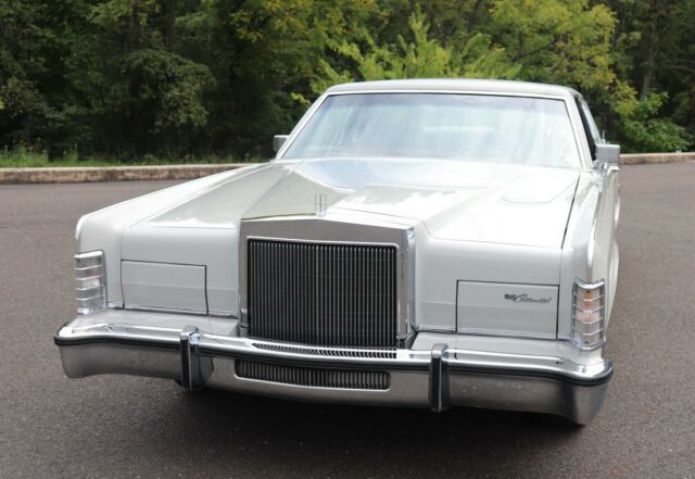 Lincoln Continental 1979 image number 32