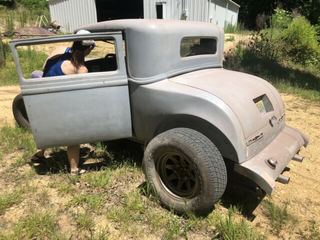 Chevrolet 3 Window Coupe 1930 image number 1