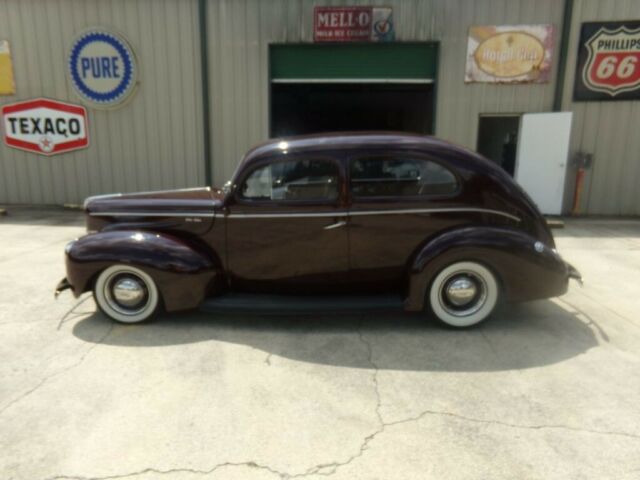 Ford Deluxe 1940 image number 0