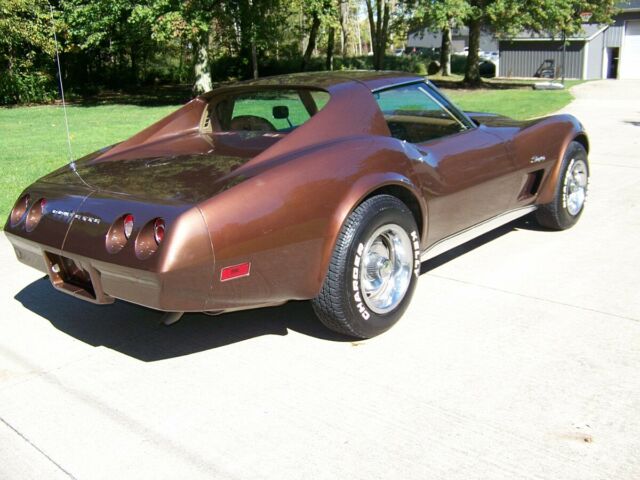 Chevrolet Corvette 1974 image number 2