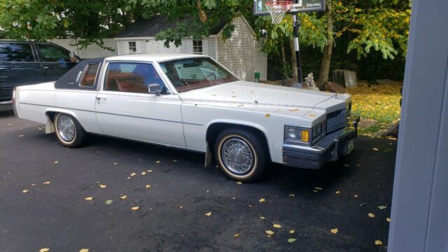 Cadillac DeVille Coupe 1979 image number 32