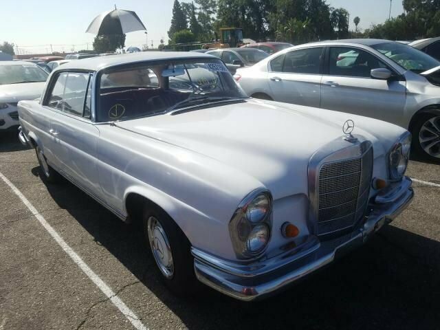 Mercedes-Benz 220SE 1965 image number 9