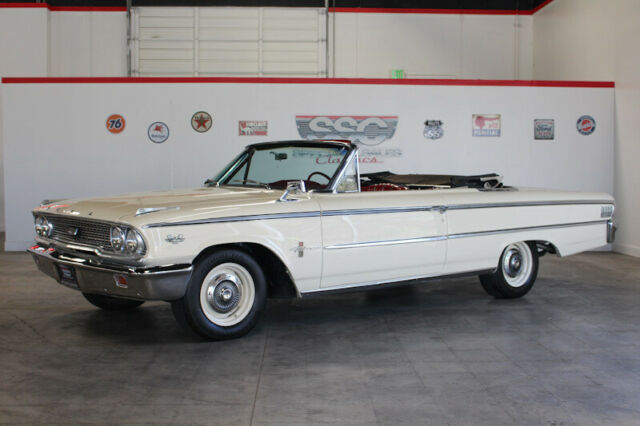 Ford Galaxie 1963 image number 0