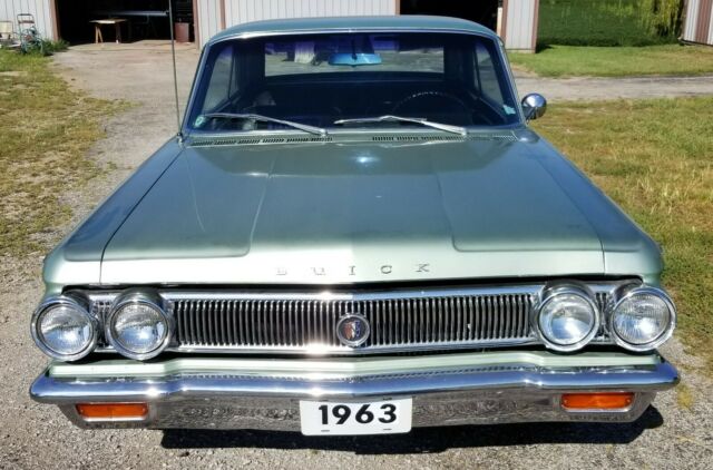 Buick Skylark 1963 image number 4