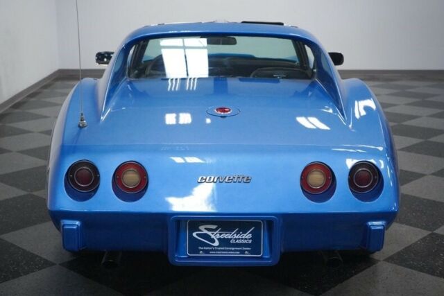 Chevrolet Corvette 1976 image number 11