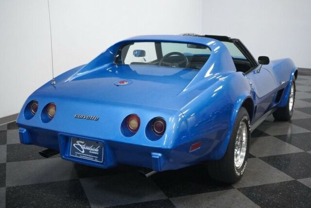 Chevrolet Corvette 1976 image number 12