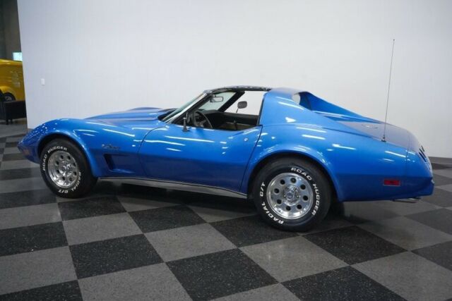 Chevrolet Corvette 1976 image number 32