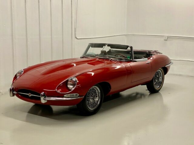 Jaguar E-Type 1968 image number 20