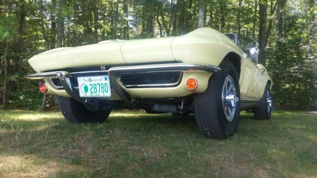 Chevrolet Corvette 1965 image number 0