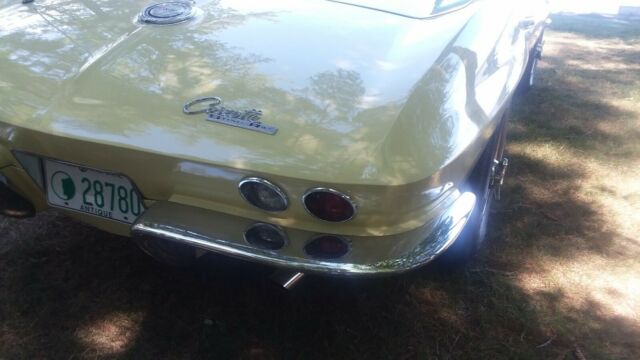 Chevrolet Corvette 1965 image number 1