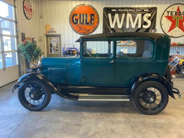 Ford Model A 1928 image number 1