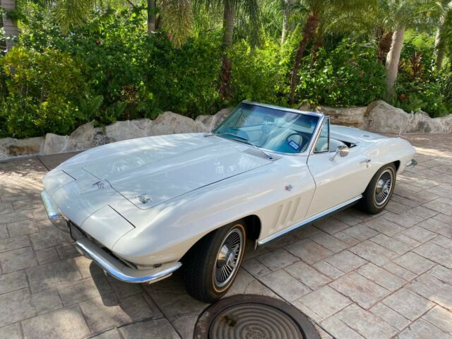 Chevrolet Corvette 1966 image number 0