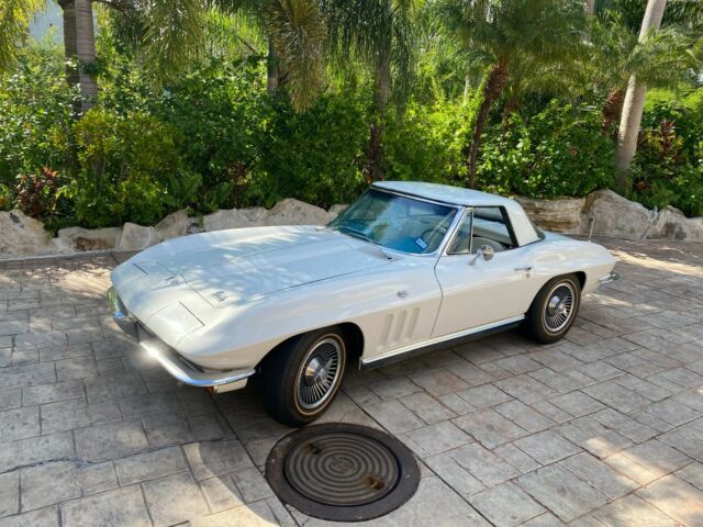 Chevrolet Corvette 1966 image number 28