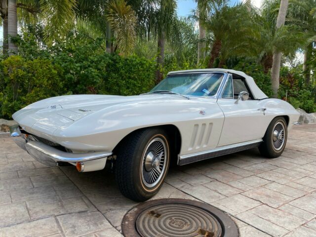 Chevrolet Corvette 1966 image number 29