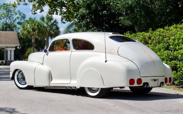 Chevrolet Fleetline Aero-Sedan 1947 image number 27