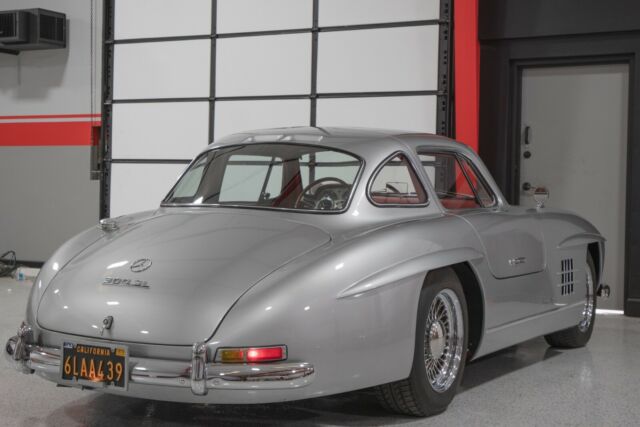 Mercedes-Benz 300-Series 1955 image number 31