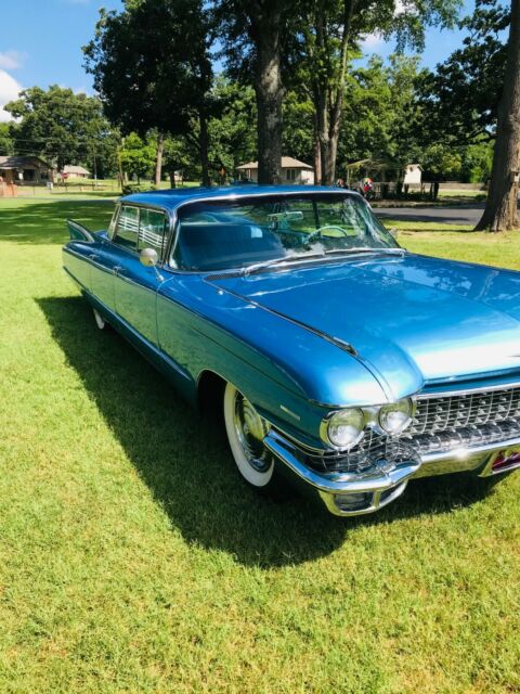 Cadillac Series 62 1960 image number 2