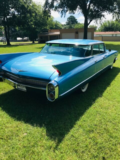 Cadillac Series 62 1960 image number 28