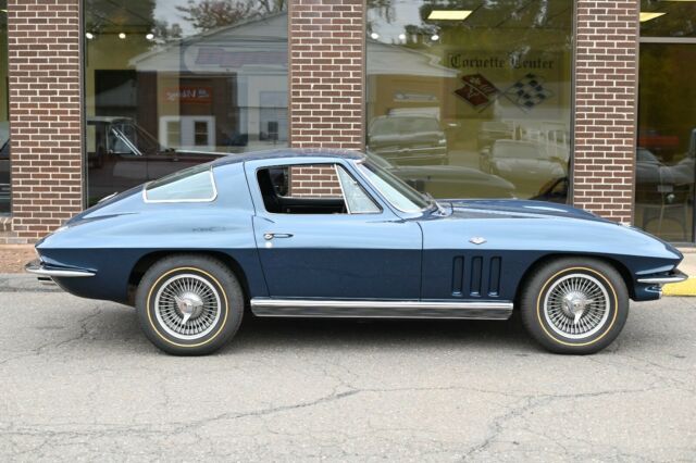 Chevrolet Corvette 1966 image number 24