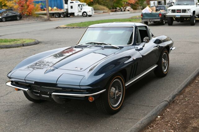 Chevrolet Corvette 1966 image number 27