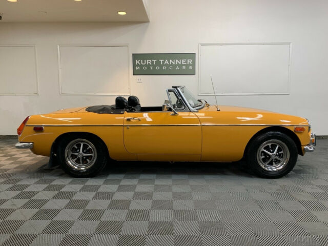 MG MGB 1972 image number 19