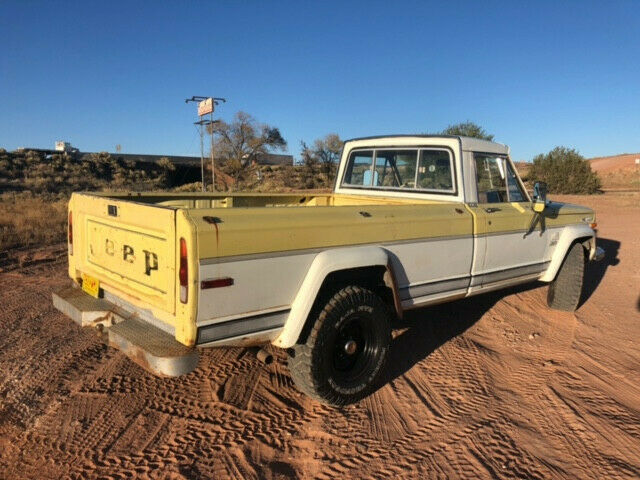 Jeep J-4500 1973 image number 4