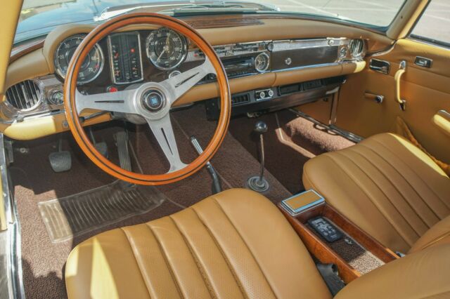 Mercedes-Benz SL-Class 1969 image number 34